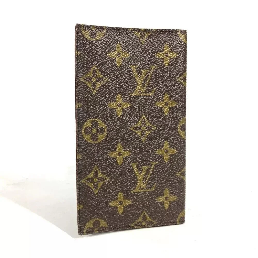 Louis Vuitton outside minor